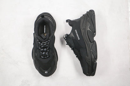Balenciaga Triple S "Triple Black"