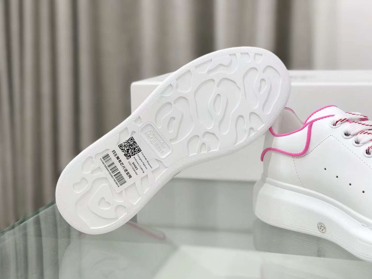 Alexander McQueen Oversized "Fluo Pink Outline"