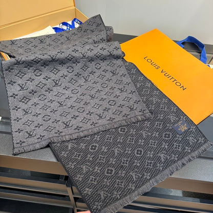 Louis Vuitton Classic Monogram Scarf "Grey"
