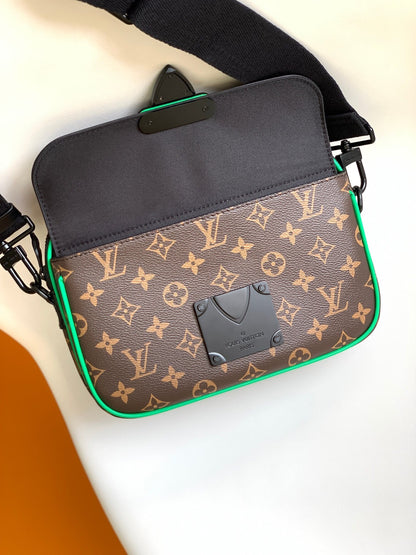 Louis Vuitton S Lock Messenger