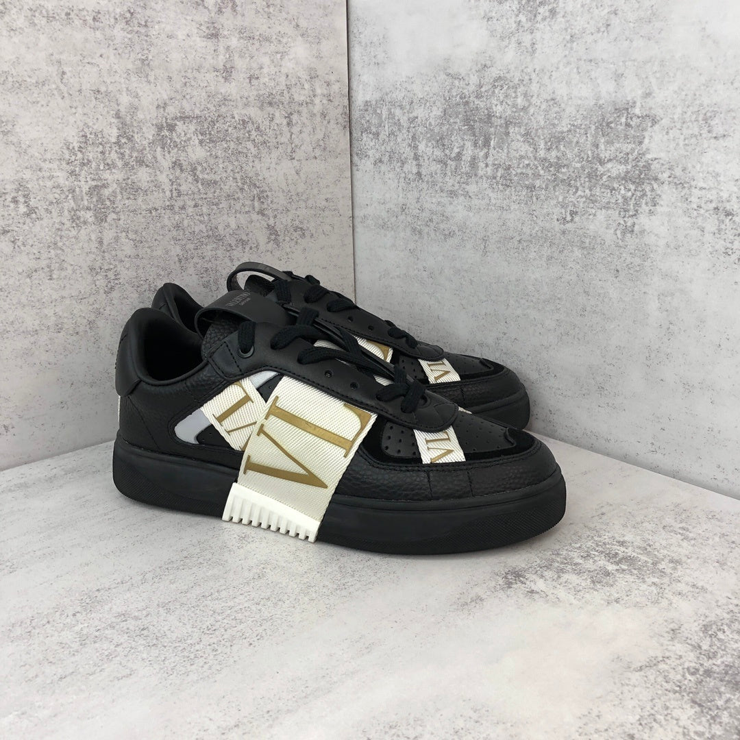 Valentino Garavani VL7N "Black-Beige"