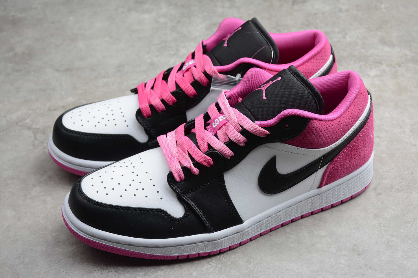 Air Jordan 1 Low "Black-Fuchsia"