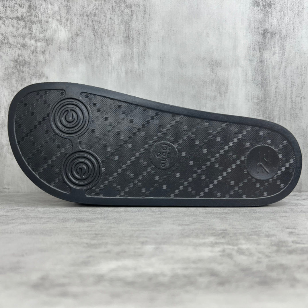 Gucci Slides "Black"