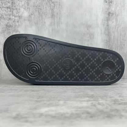 Gucci Slides "Black"