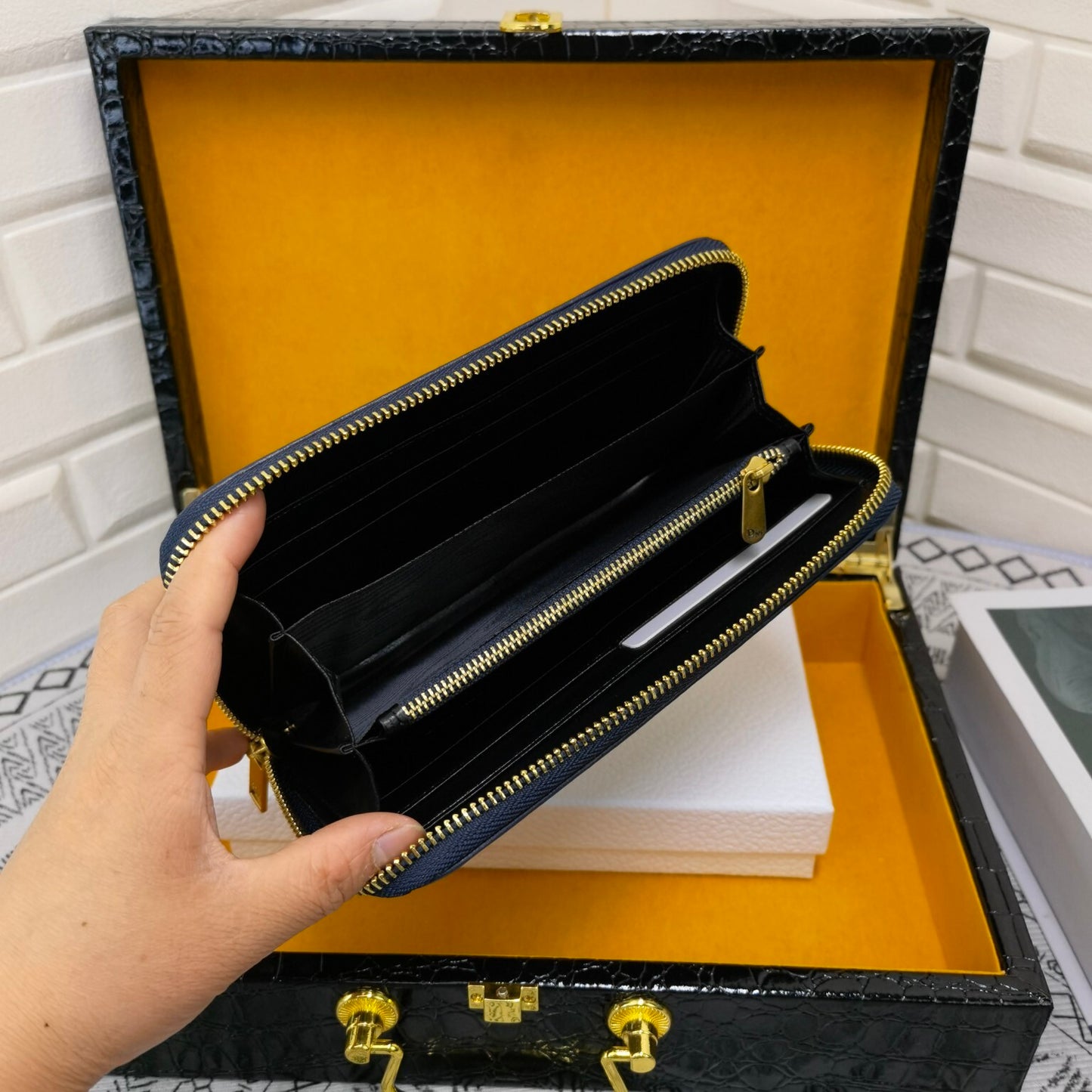 Dior 30 Montaigne Voyageur Long Wallet Blue Dior Oblique Jacquard