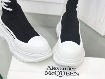 Alexander McQueen Tread Slick Boot "Ribbed Black-White"