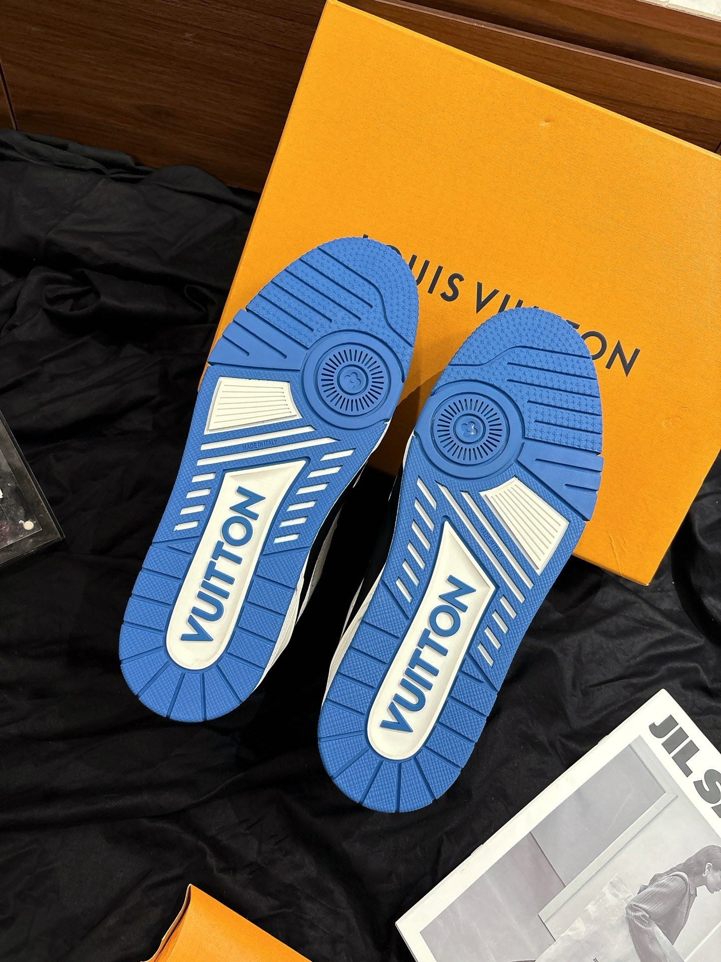 Louis Vuitton LV Trainers "White-Black-Blue"