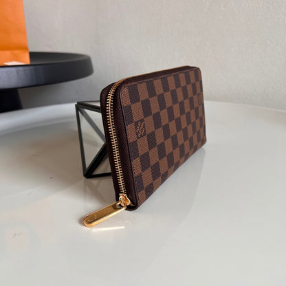 Louis Vuitton Zippy Wallet "Damier Ebene"