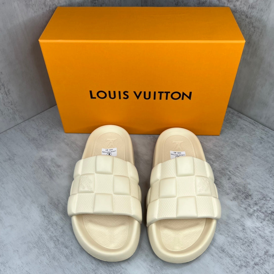 Louis Vuitton Slides "Beige"