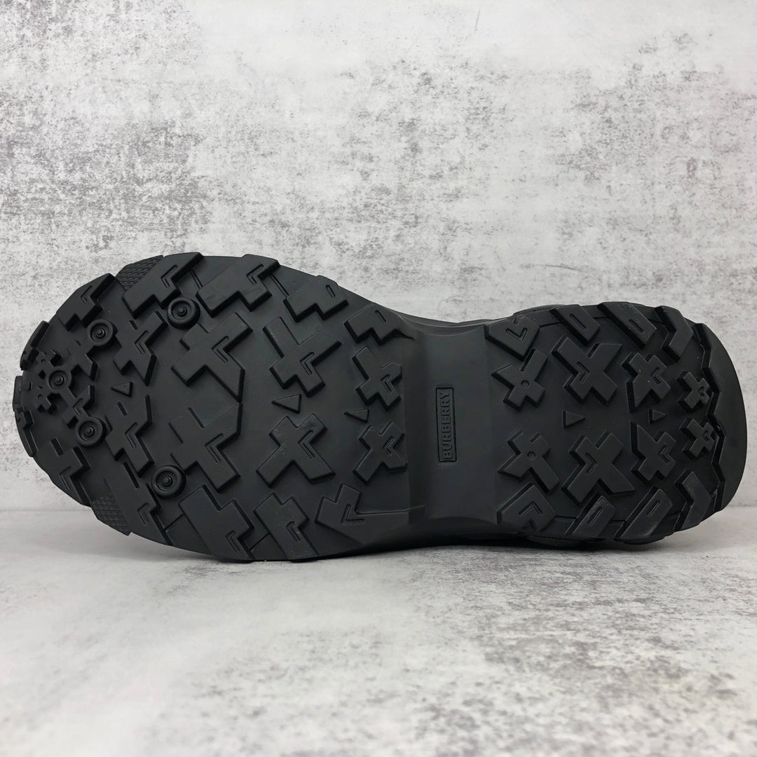 Burberry Arthur "Black-Blue"