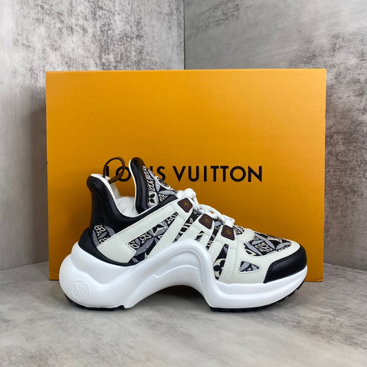 Louis Vuitton Arklight "White-Black Embroided"