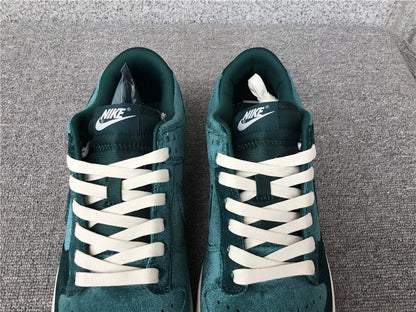 Nike Dunk Low "Atomic Teal"