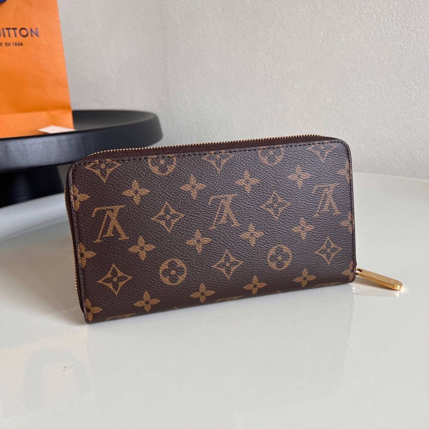 Louis Vuitton Zippy Wallet "Monogram"