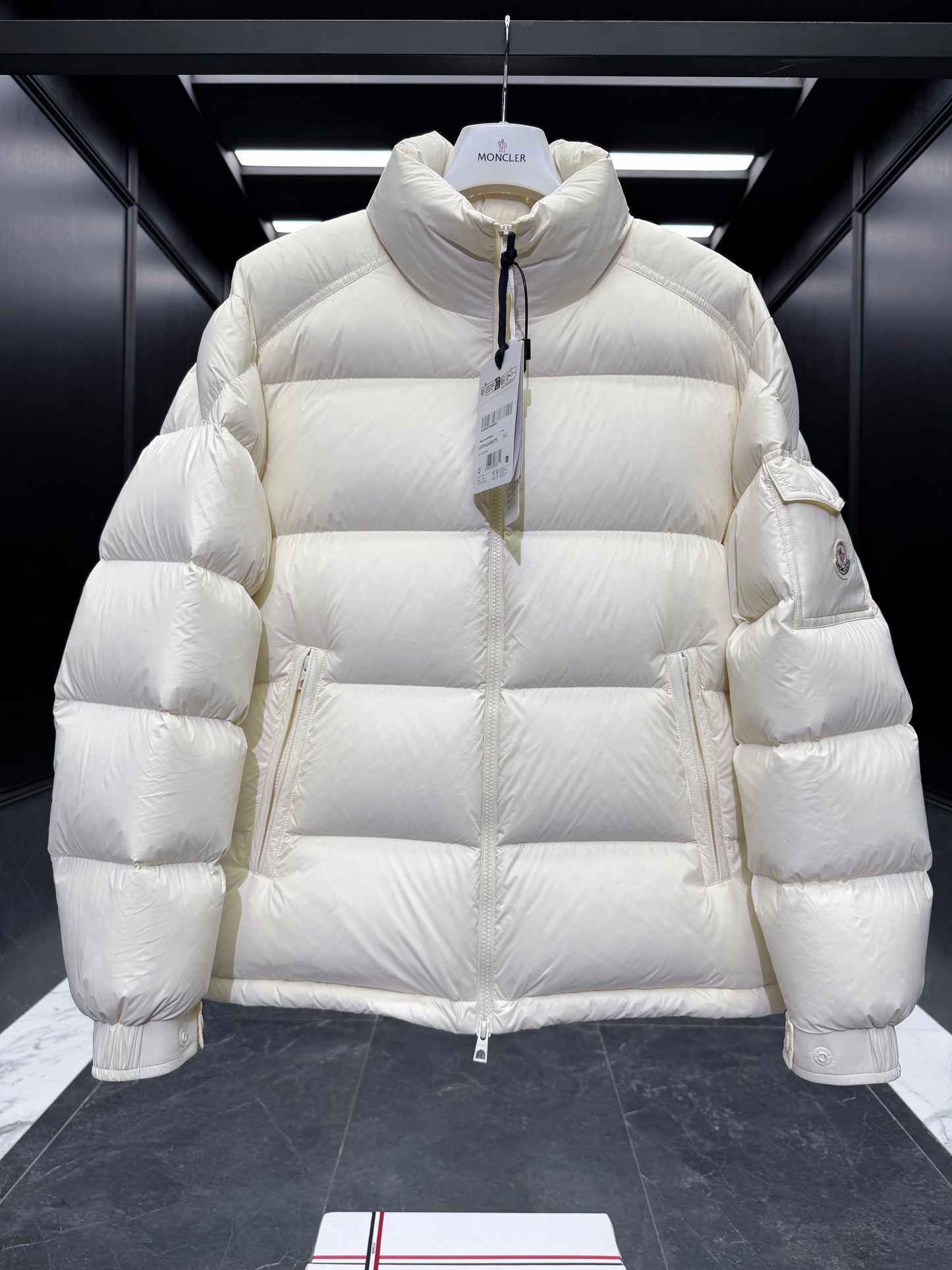 Moncler Levitha Hooded Short Down Jacket "White"