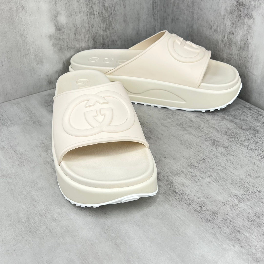 Gucci Slides "Cream"