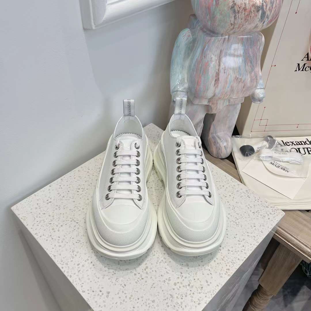 Alexander McQueen Tread Slick Leather Low "White"