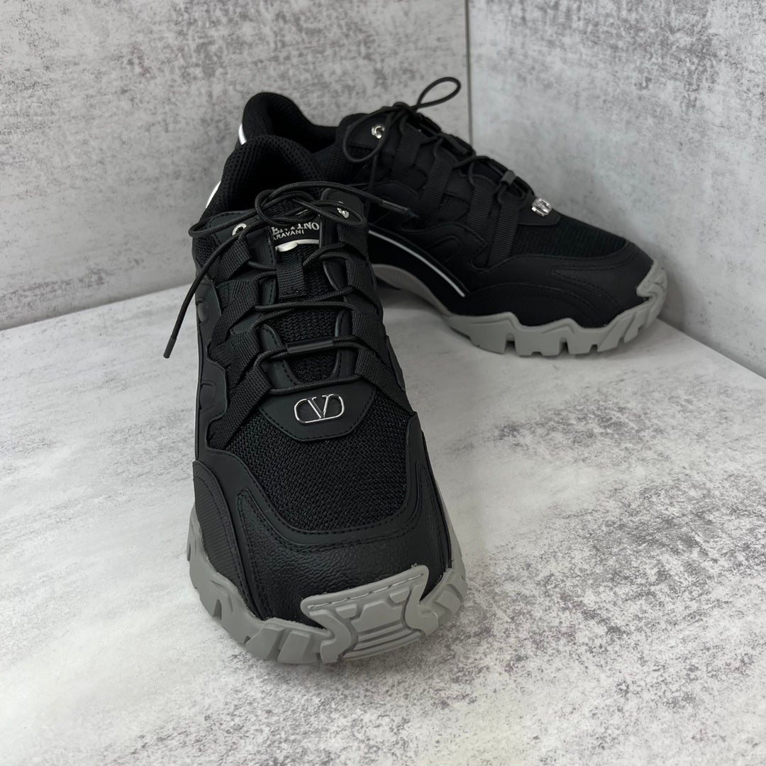 Valentino Garavani Climbers "Black"