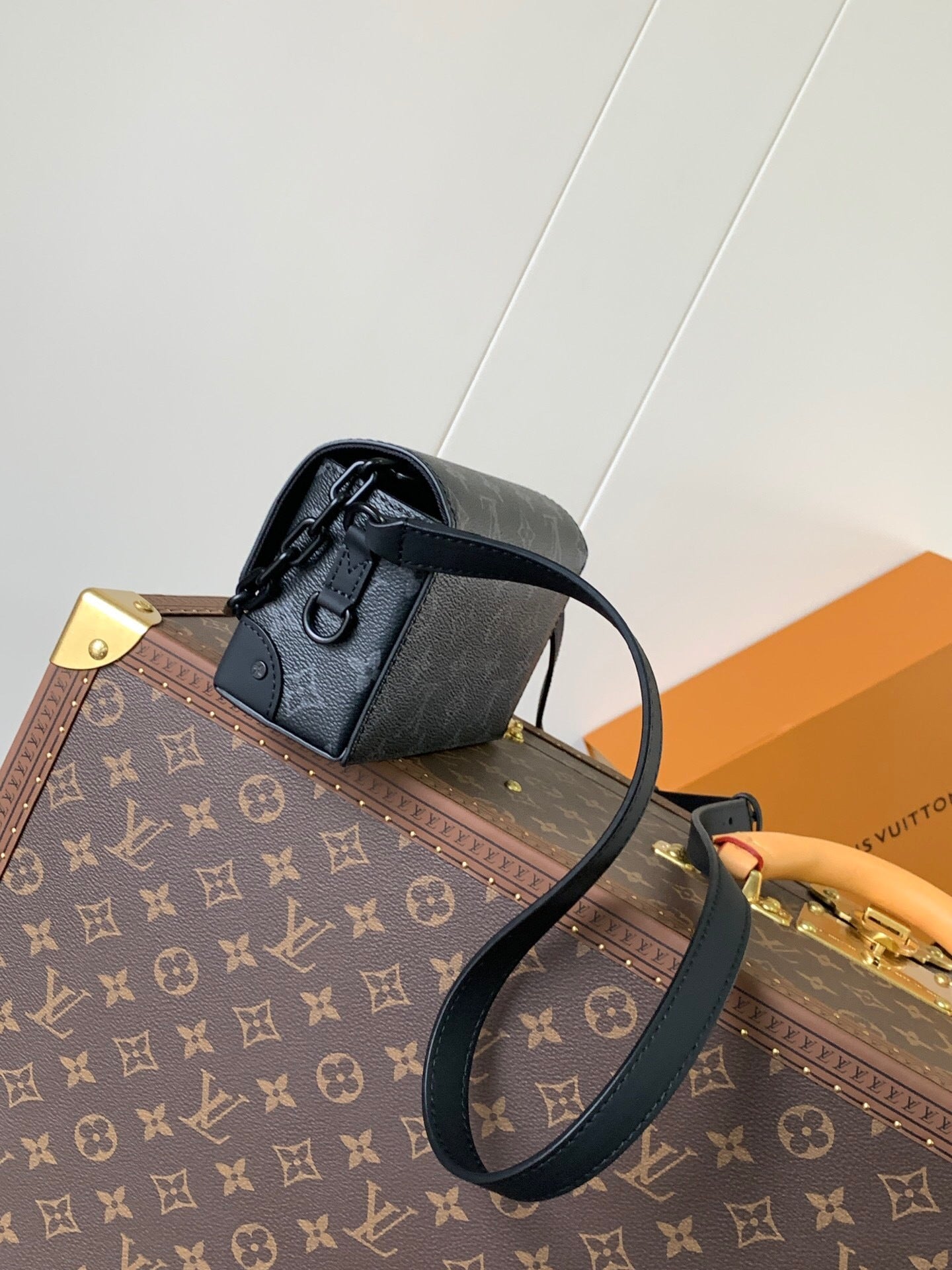 Louis Vuitton Steamer Wearable Wallet