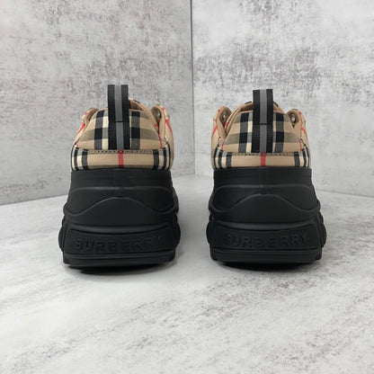 Burberry Arthur "Beige"