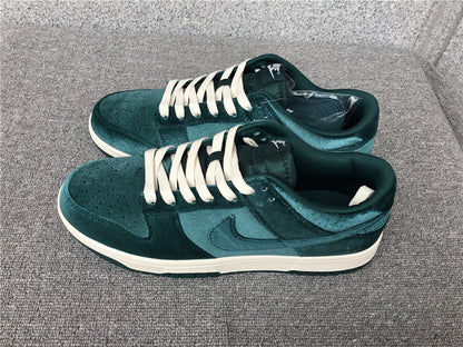 Nike Dunk Low "Atomic Teal"