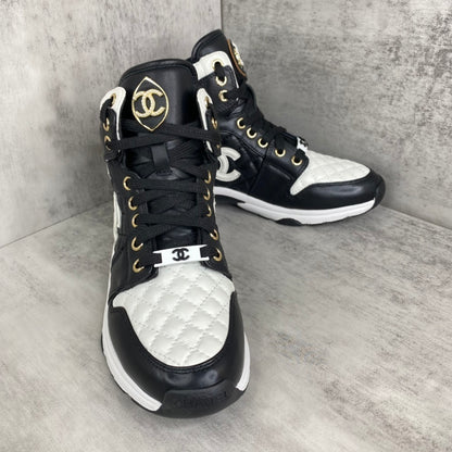 Chanel Interlocking CC Hgh-Top "Black-White"