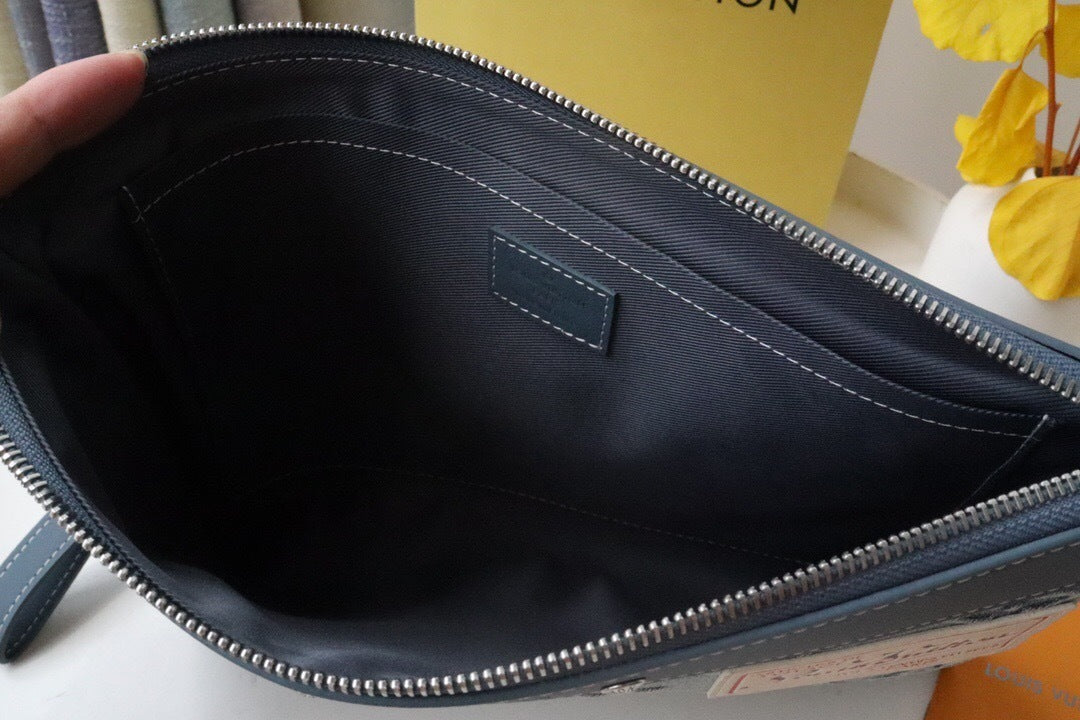 Louis Vuitton Pochette To Go "Monogram Washed Denim"