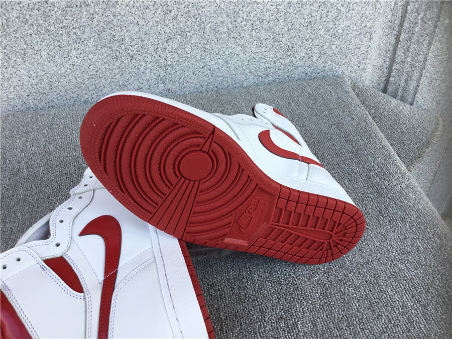 Air Jordan 1 Retro High OG "Metallic Red"