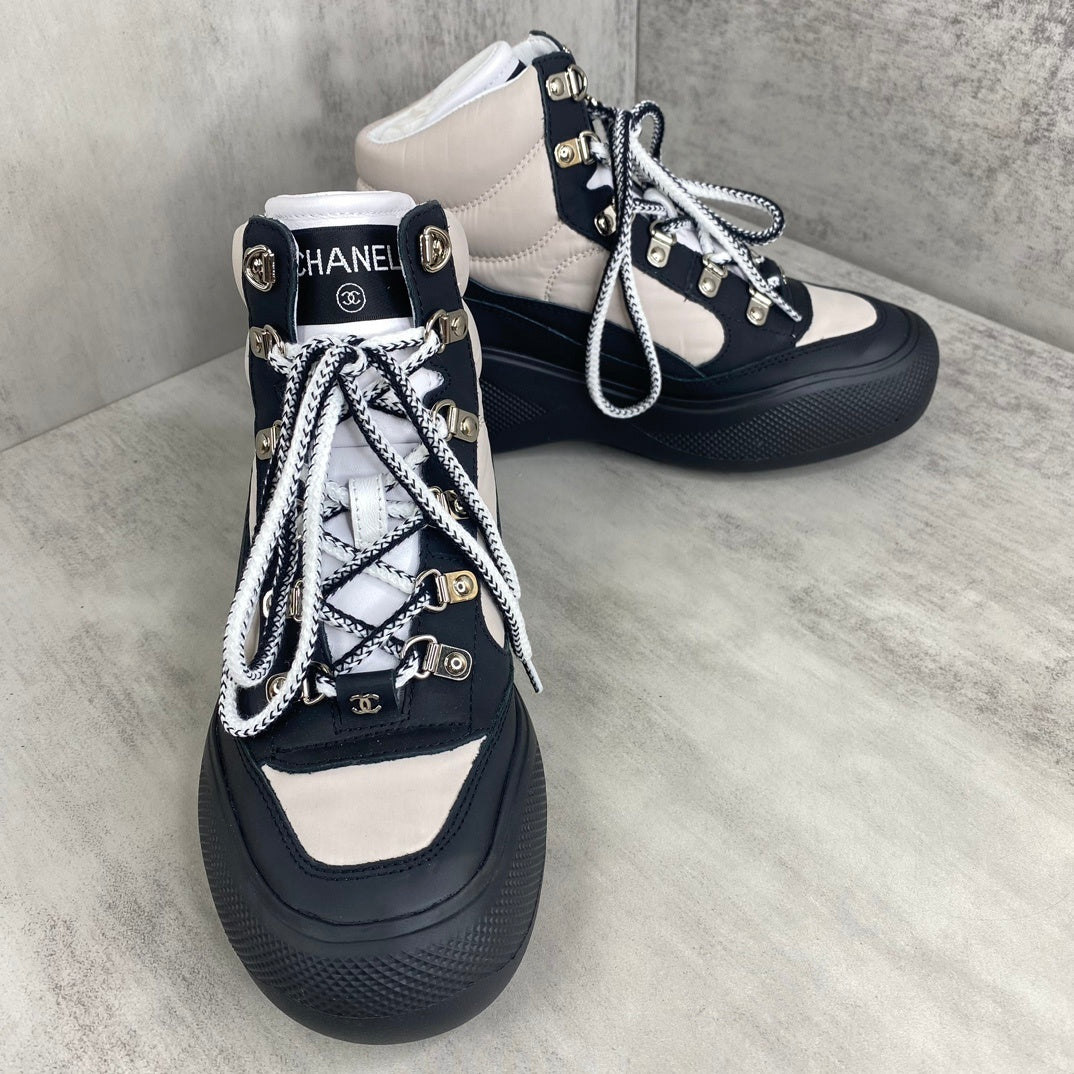 Chanel Snow Boots "Black-Beige"