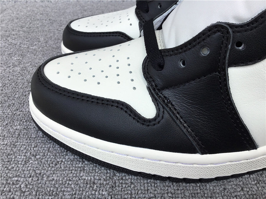 Air Jordan 1 Retro High OG "Dark Mocha"