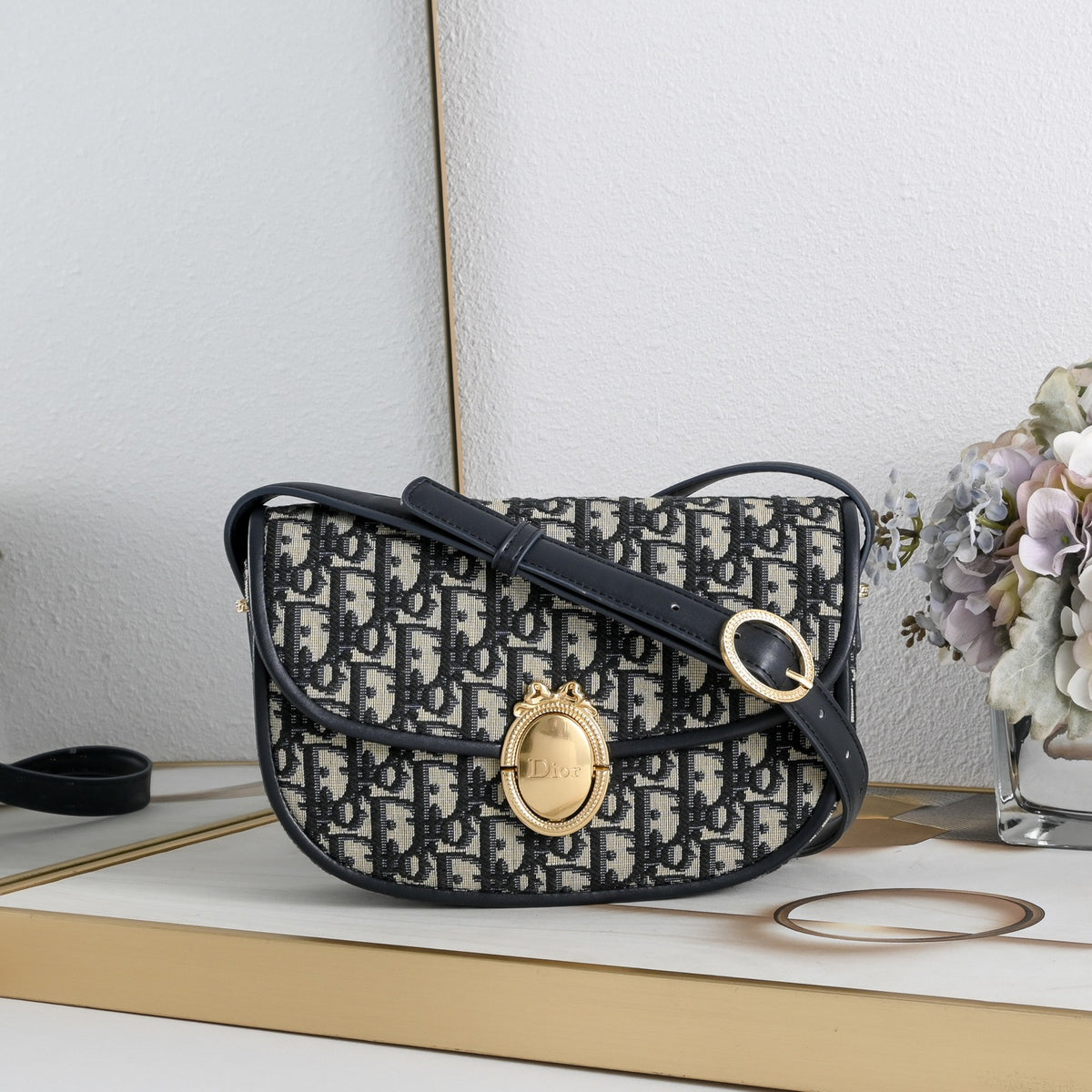 Dior Medium Dior Médaillon Flap Bag "Beige Dior Oblique Jacquard"