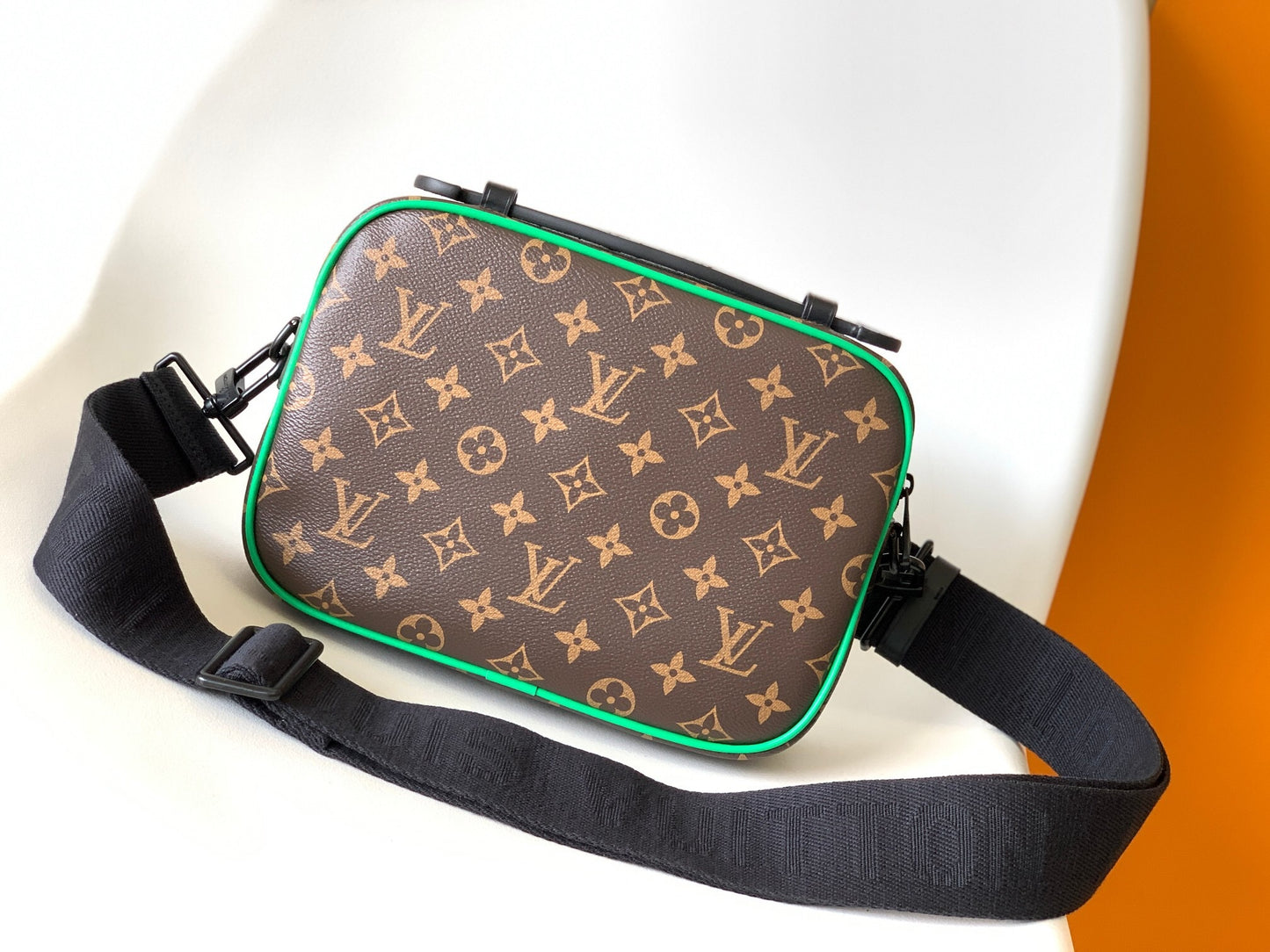 Louis Vuitton S Lock Messenger