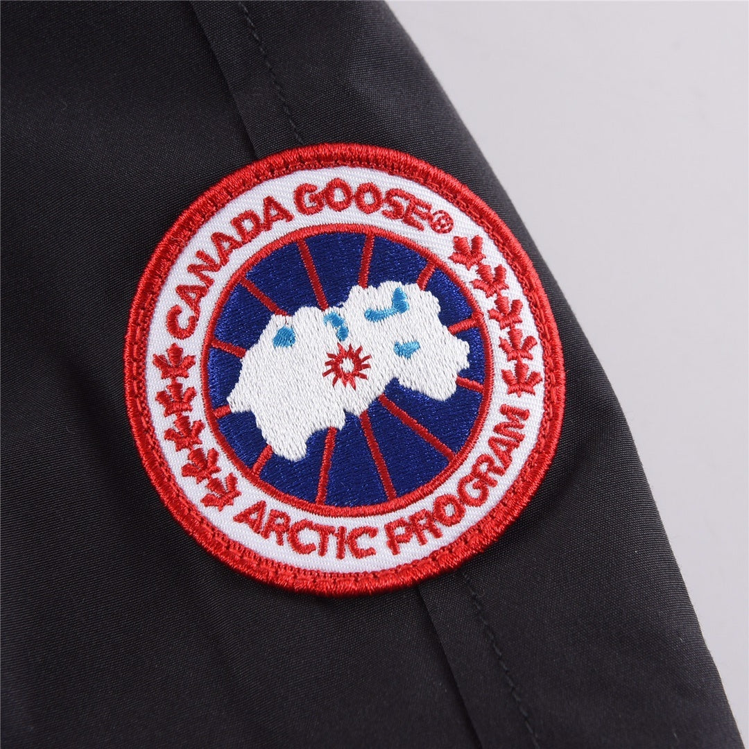 Canada Goose Chilliwack Down Jacket "Black"