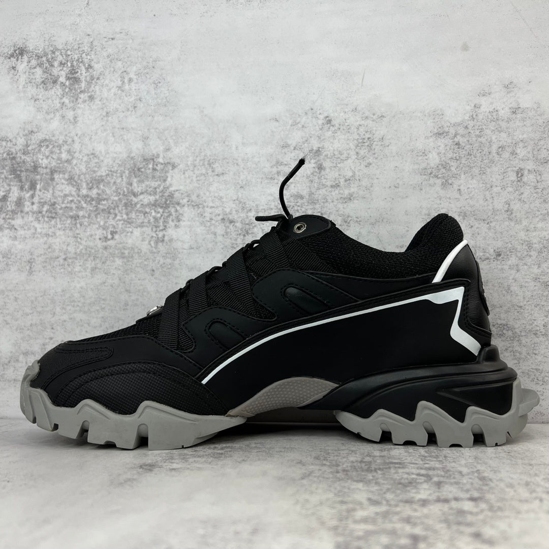 Valentino Garavani Climbers "Black"