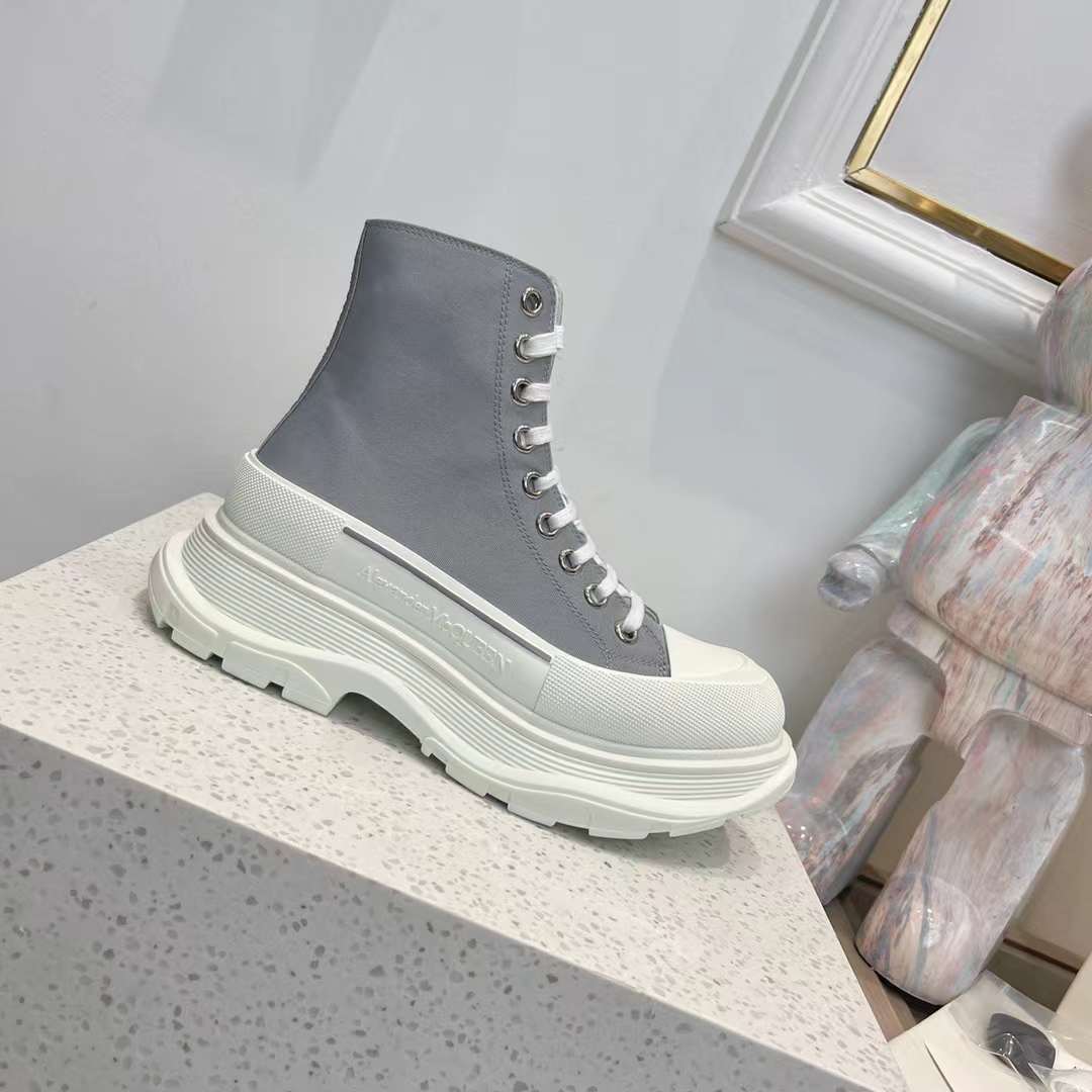 Alexander McQueen Tread Slick "Grey"
