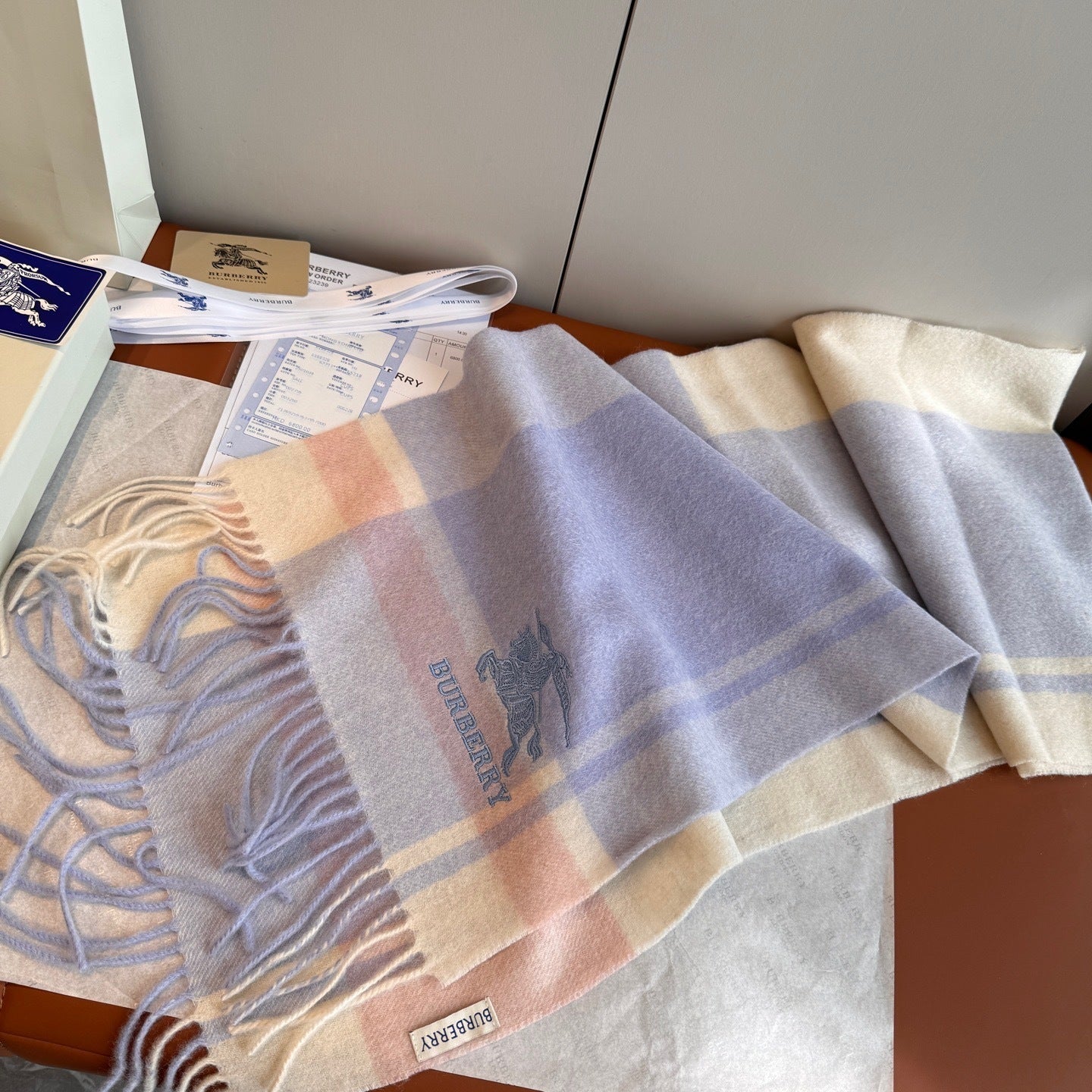 Burberry Cashmere Scarf "White-Lavander"