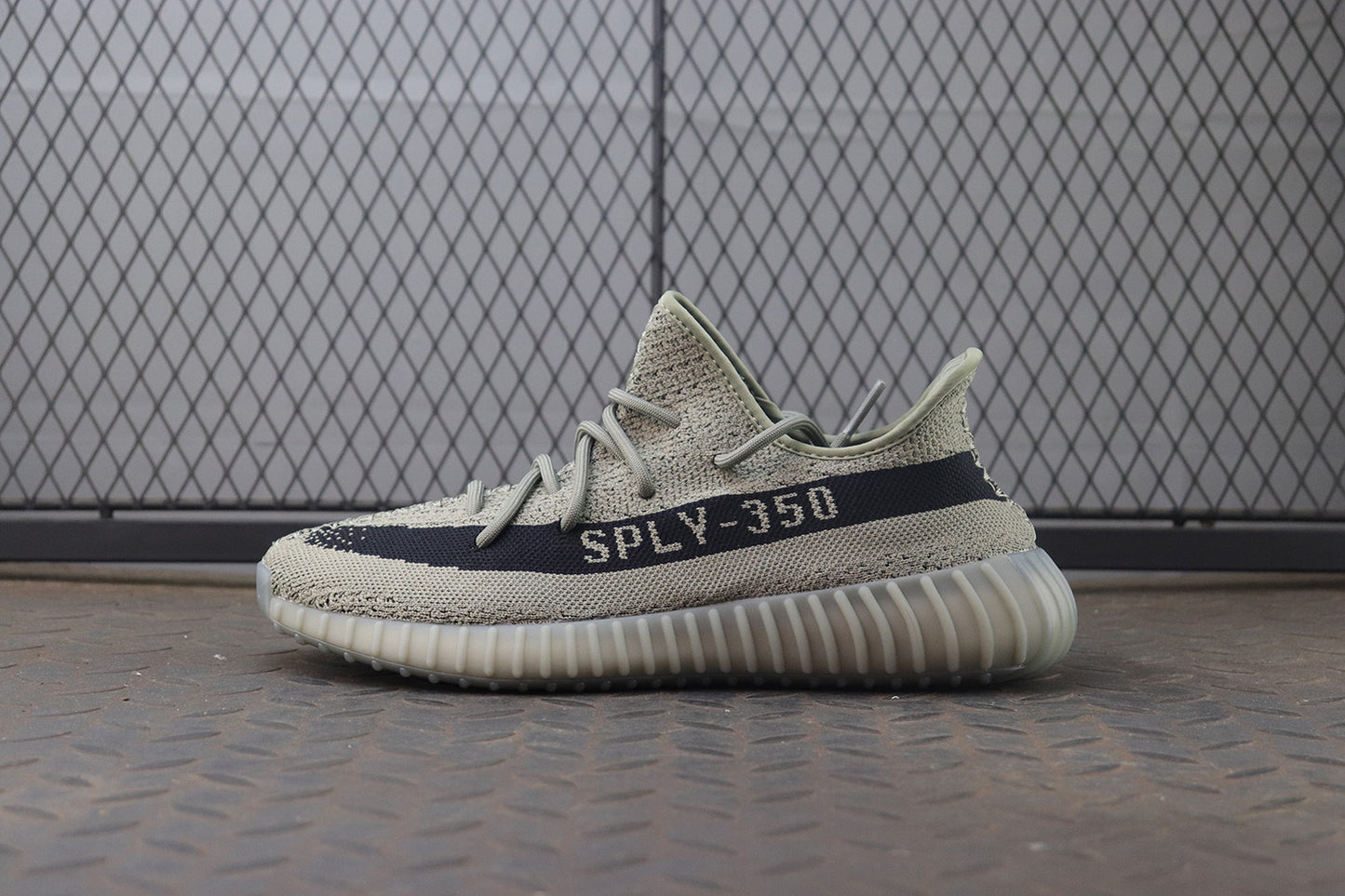 Yeezy 350 V2 "Granite"