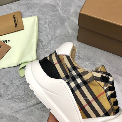 Burberry Ramsey "Beige-White"
