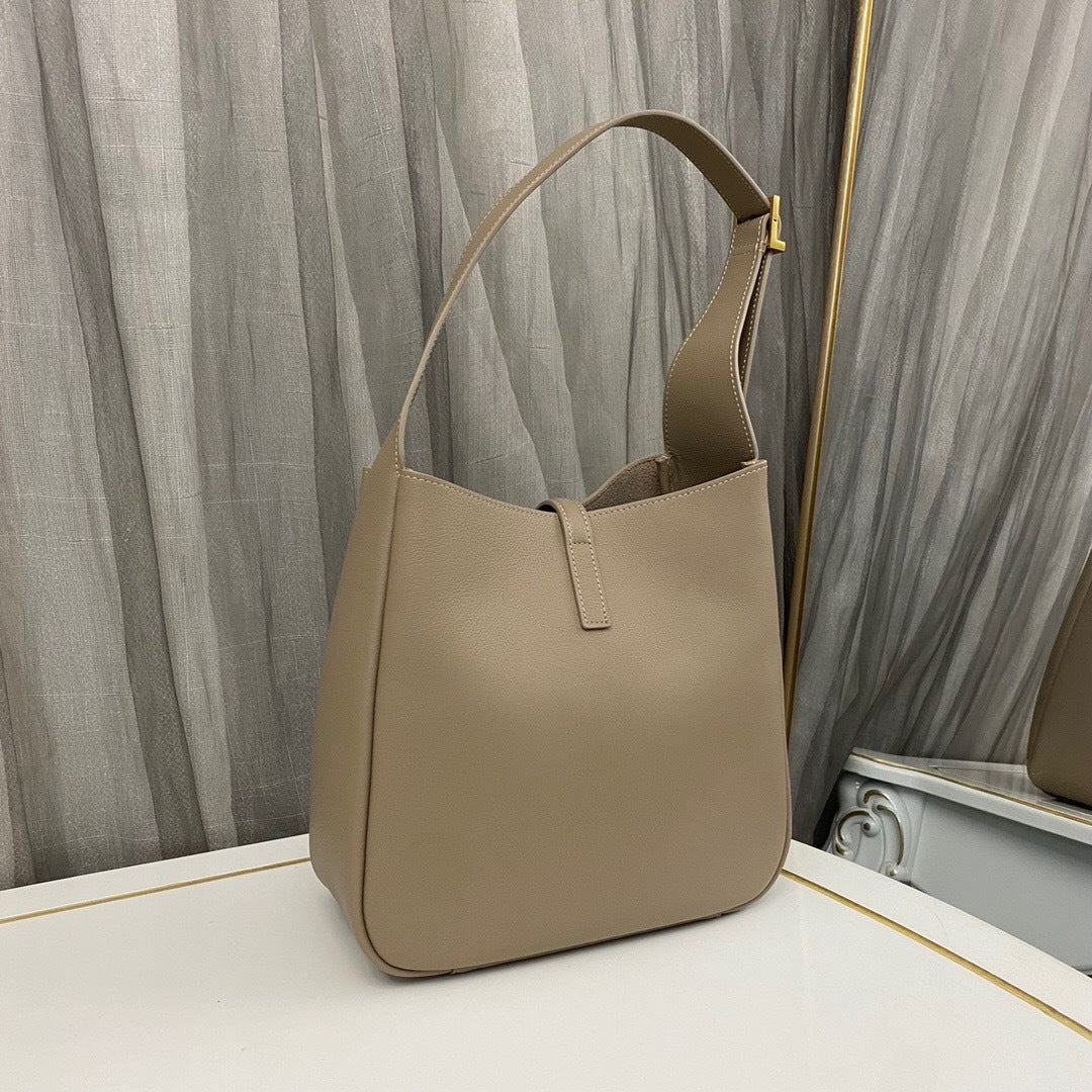 Saint Laurent Le 5 À 7 Supple Small in Grained Leather