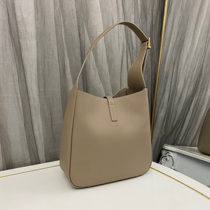 Saint Laurent Le 5 À 7 Supple Small in Grained Leather