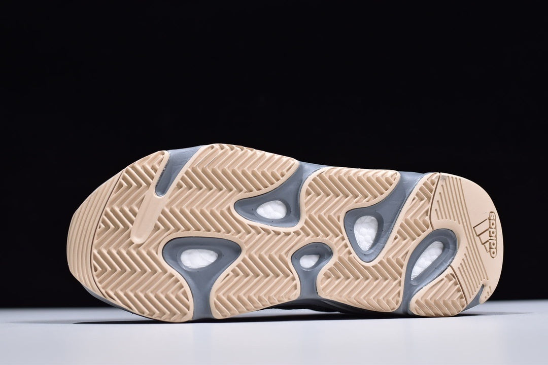 Yeezy 700 "Teal Blue"