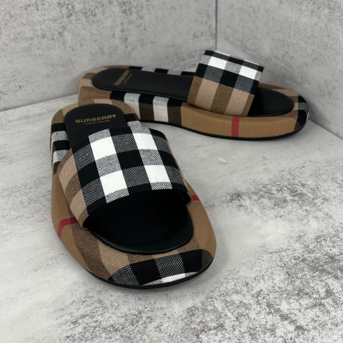 Burberry Slides "Black-Beige"