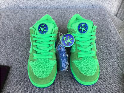 Grateful Dead x Nike SB Dunk Low "Green Bear"