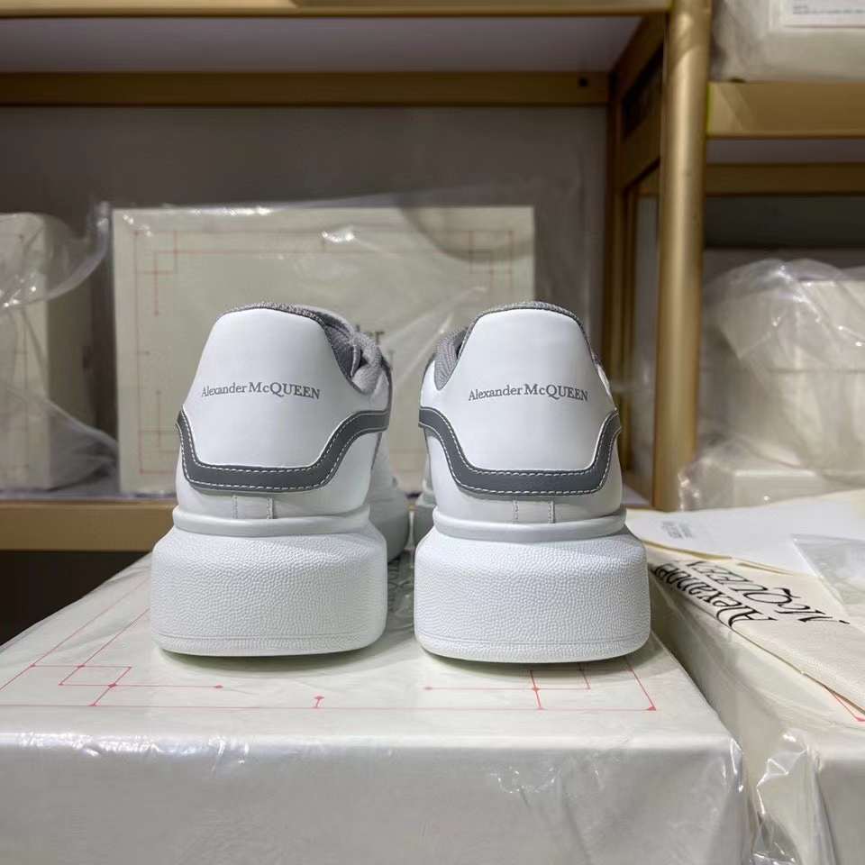 Alexander McQueen Oversized "White-Silver"