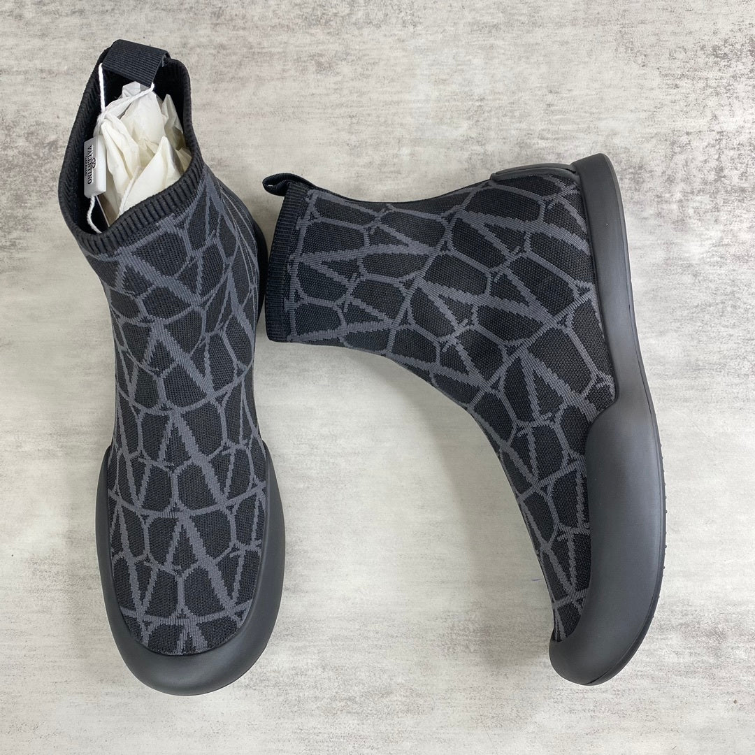 Valentino Garavani Cityshore "Black-Grey Monogram"