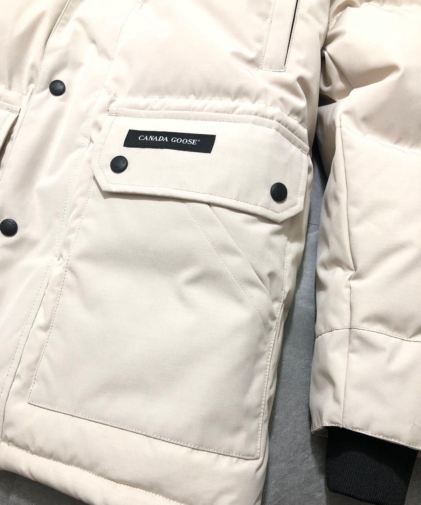 Canada Goose Emory Down Jacket "White"