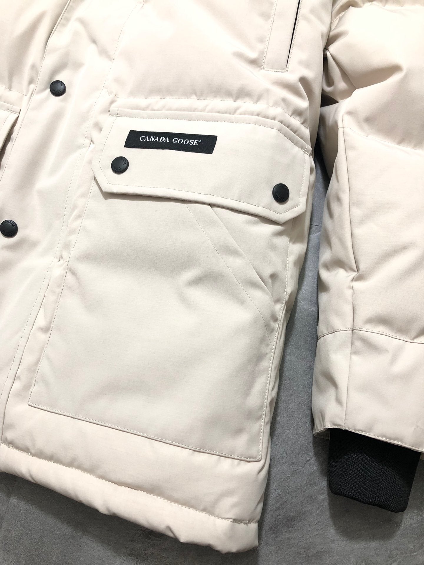 Canada Goose Emory Down Jacket "White"