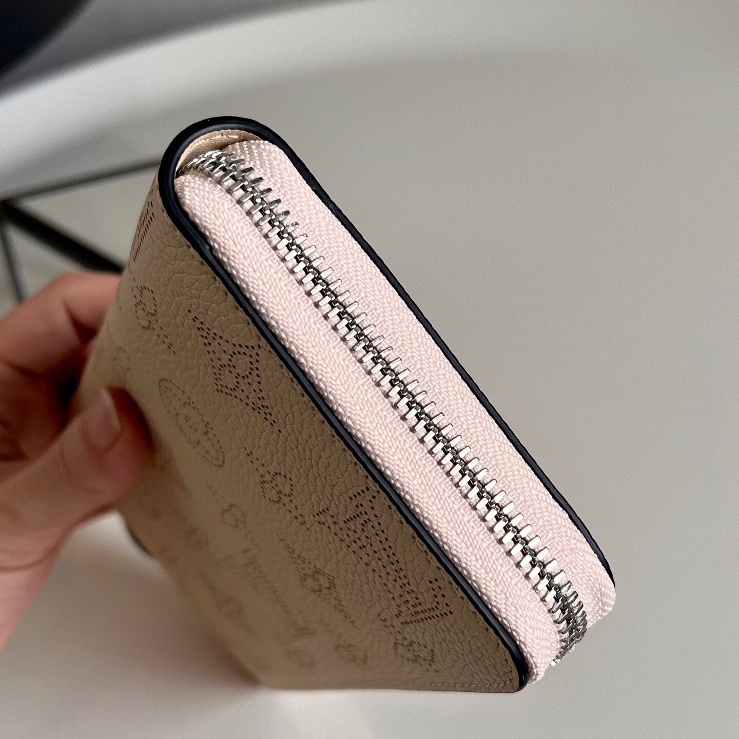 Louis Vuitton Zippy Wallet "Mahina Leather"
