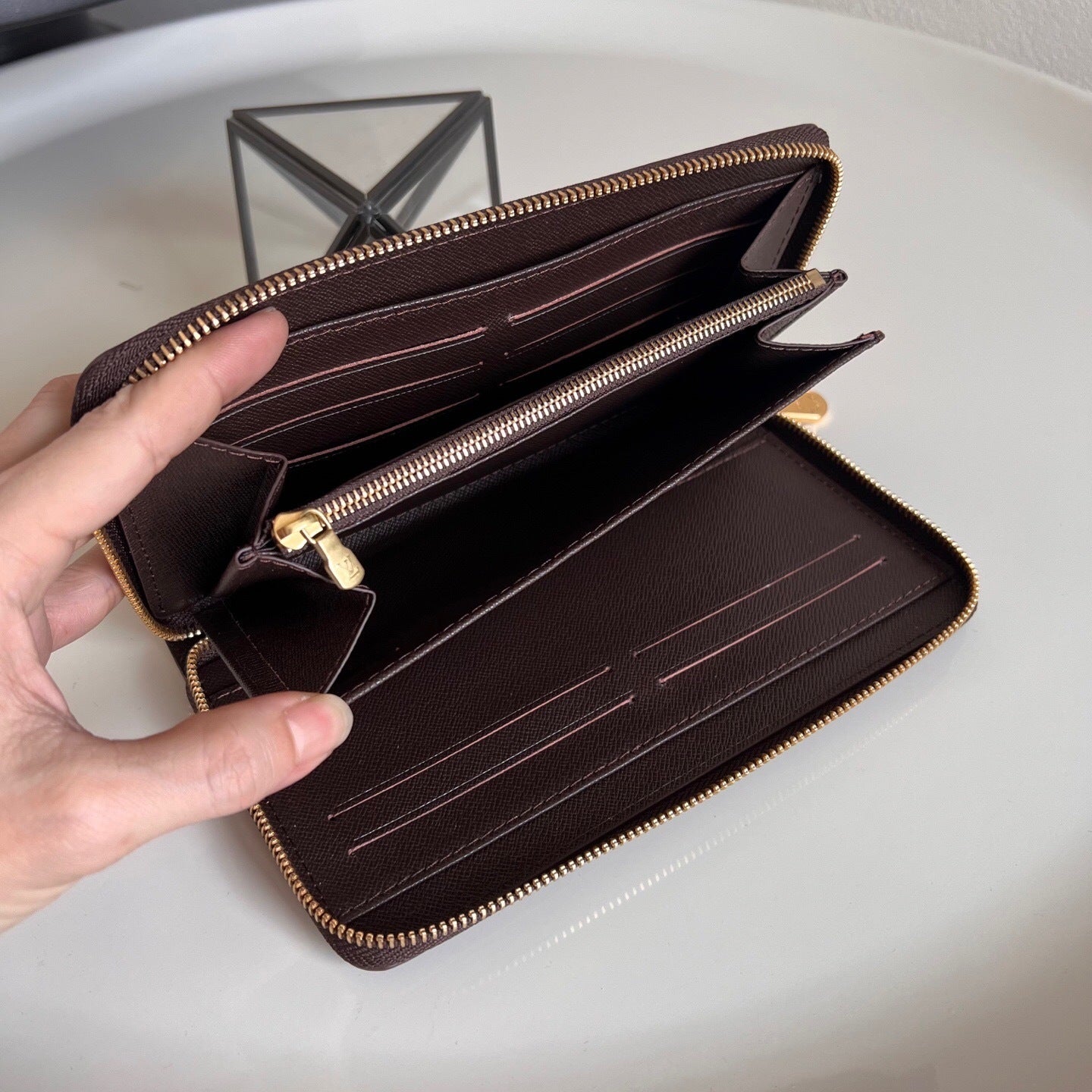Louis Vuitton Zippy Wallet "Damier Ebene"