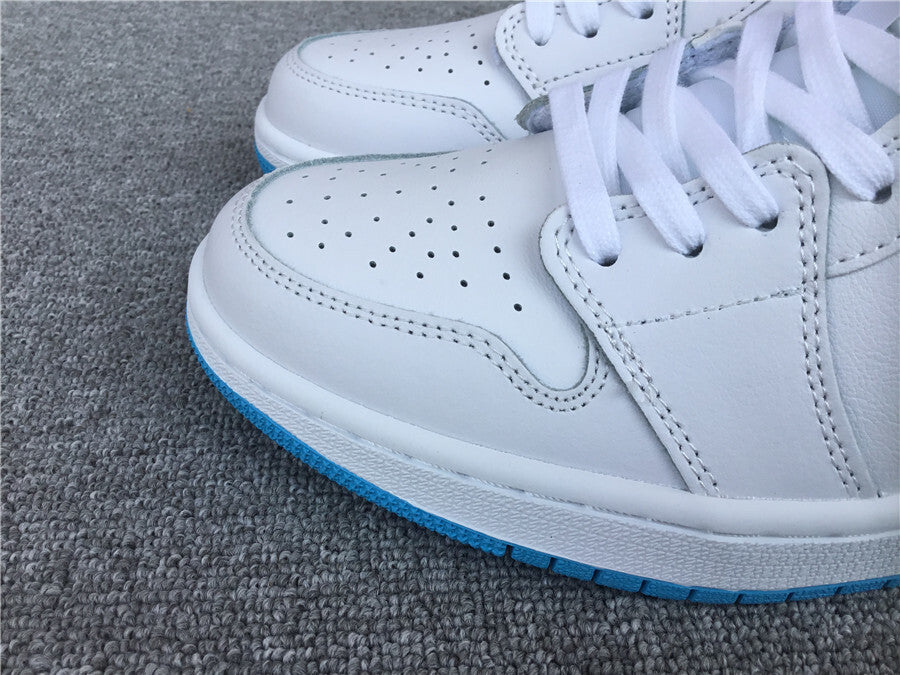 Air Jordan 1 Mid "UNC-White"