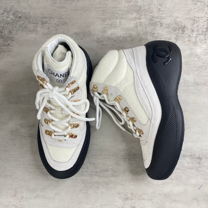 Chanel Snow Boots "White-Black Suede"